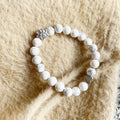 Armbånd i naturstein med labb- og hjerteanheng – håndlaget
