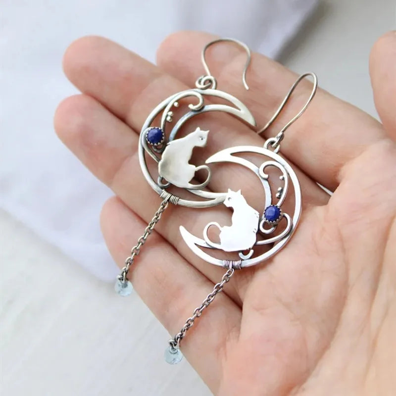Øredobber Månekatt – vintage halvmånedesign med lapis lazuli