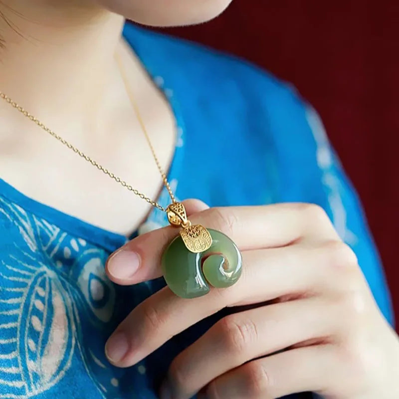 Halskjede med elefant i hetian-jade – 18K forgylt kjede for kvinner