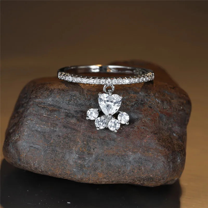 Vintage ring med kattepote og hjerte med stein – gull og sølv