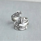 Ring med kolibri og blomst