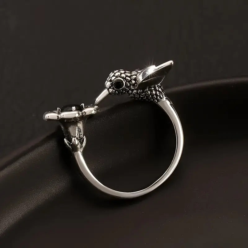 Ring med kolibri og blomst – justerbar, åpen ring for kvinner