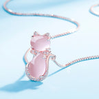 Halskjede med søt katt, rosa stein og zirkonia